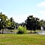 Columbia Lakes Hotel & Conference Center
