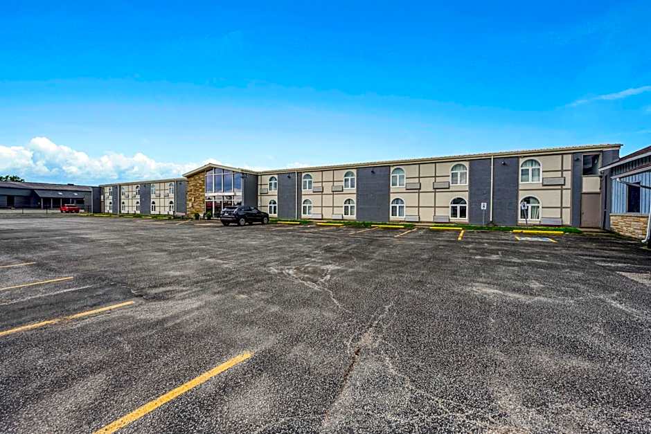 Travelodge by Wyndham Sarnia