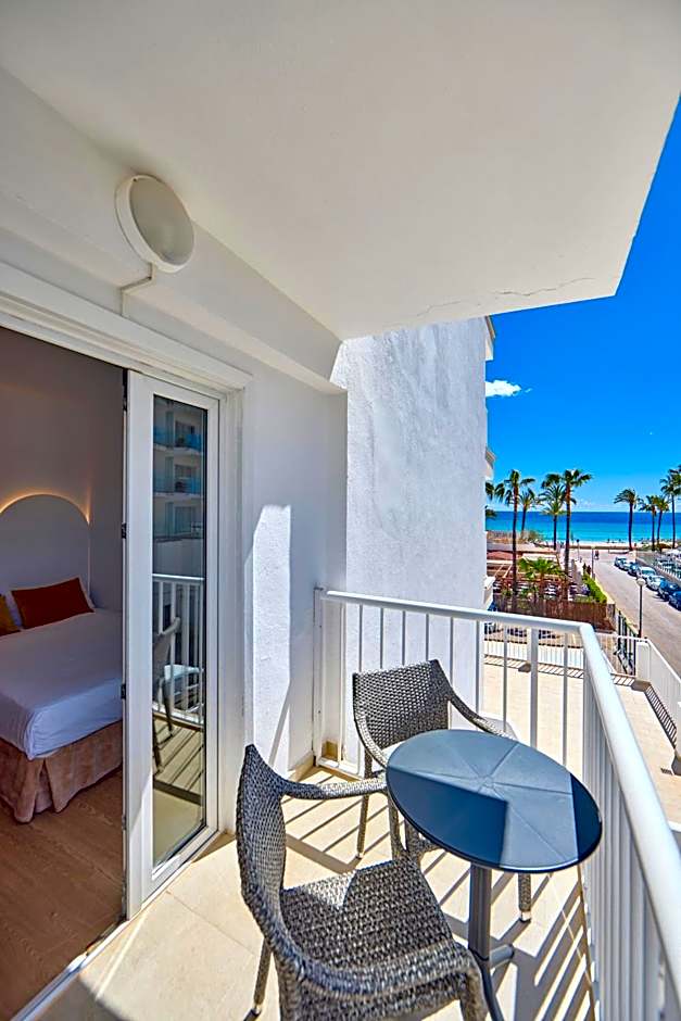 Universal Hotel Bikini