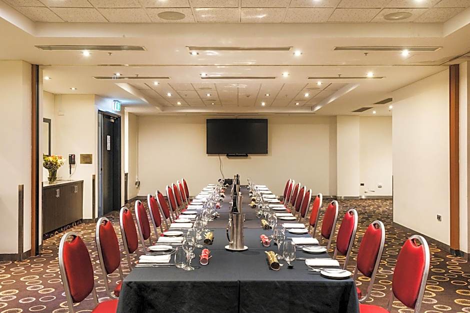 Crowne Plaza Canberra By IHG