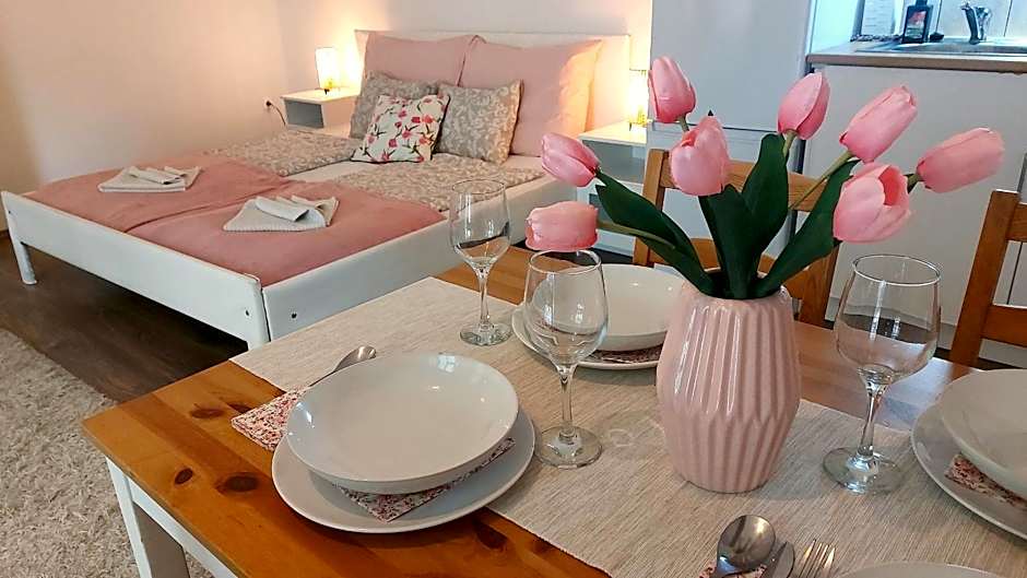 GoodMo Budapest Smart Rooms