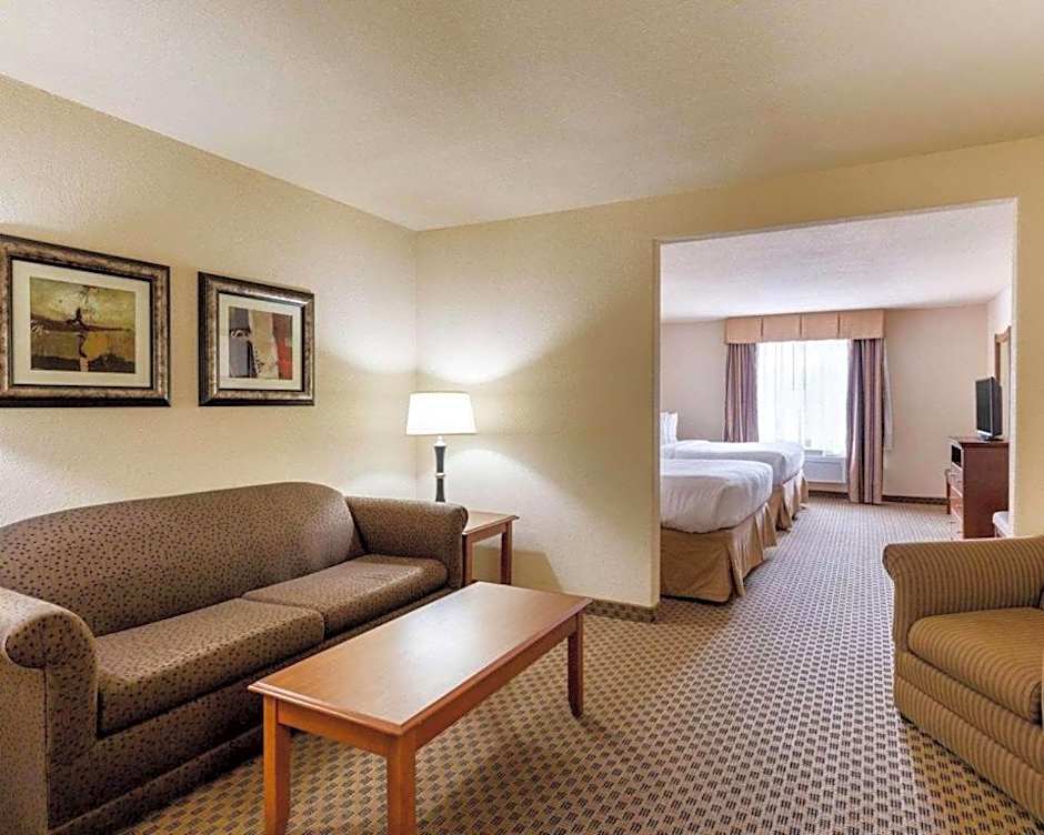 Quality Suites Huntsville Near University
