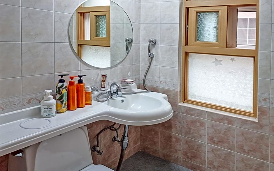 Yangyang Muhak Motel