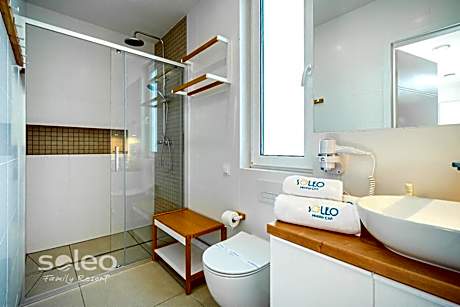 SOLEO Family Resort - domki 3 min od Morza - 3 Baseny, 3 Jacuzzi, Sauna, ANIMACJE, Małpi Gaj, 3 Sale Zabaw, 4 Place Zabaw, 2 Restauracje