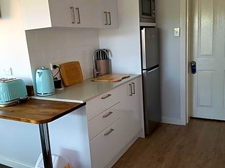 Deluxe Queen Suite