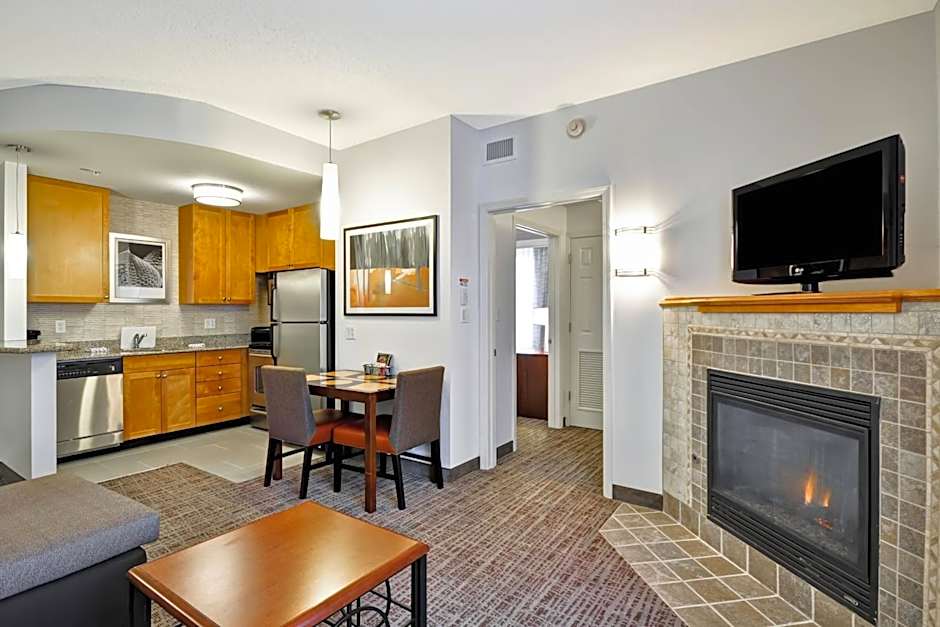 Photo 1 of 6 of Deluxe 1 Bedroom 1 King Bed Suite