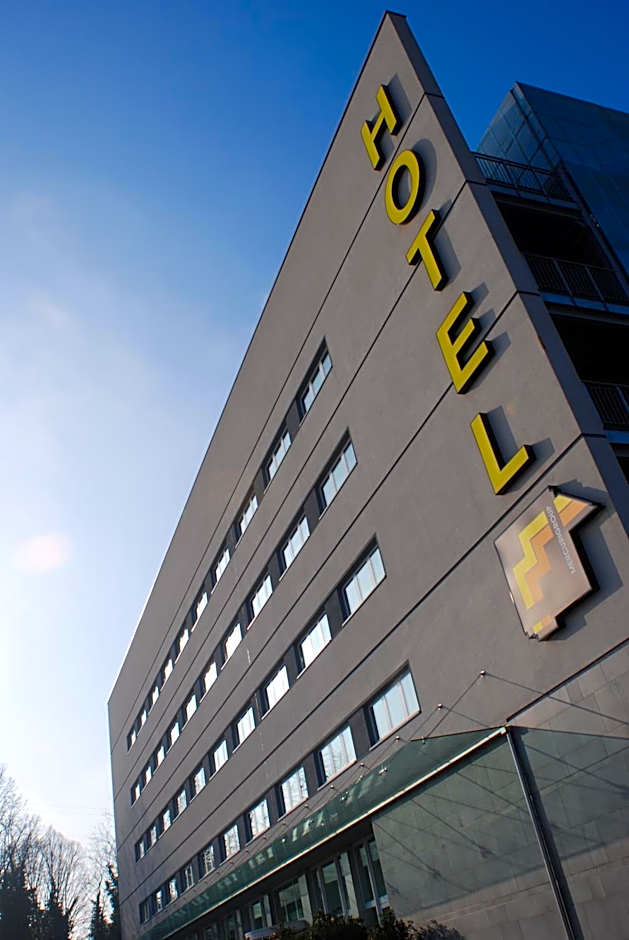 Hotel Capital