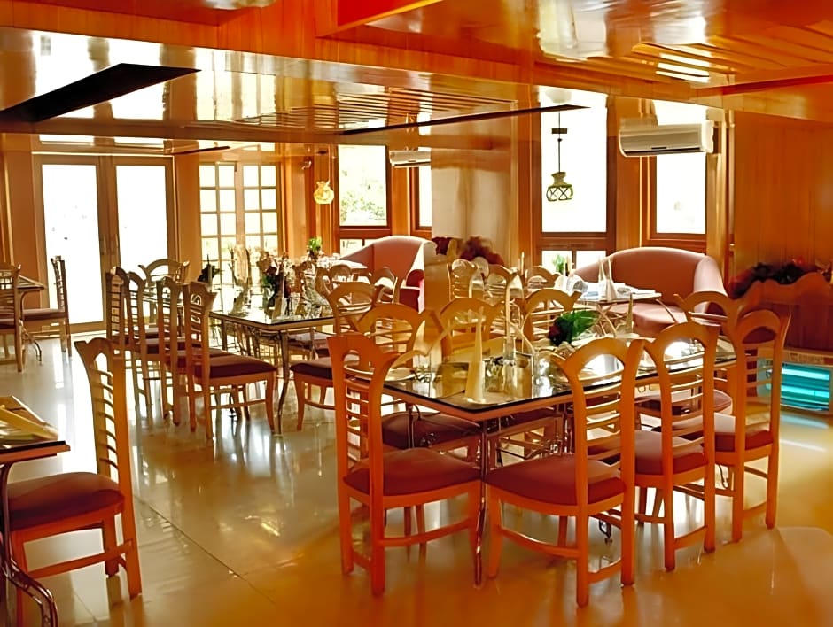 Hotel Singaar International