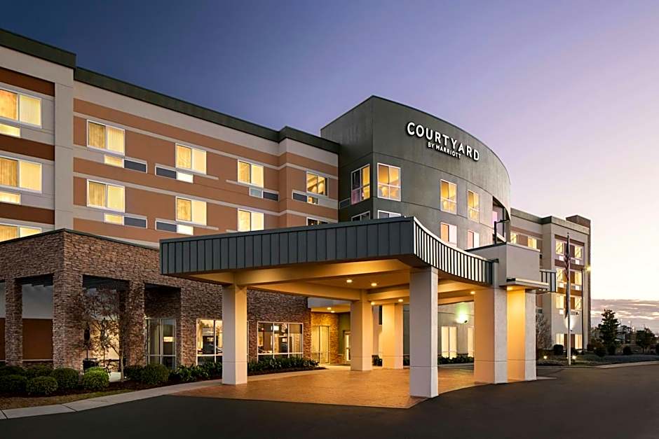 Courtyard® by Marriott® Fayetteville Fort Liberty/Spring Lake