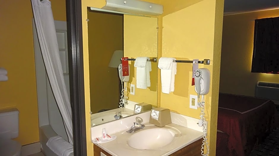 Super 8 by Wyndham Terre Haute