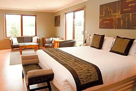 Executive King Studio with Private Spa Bath