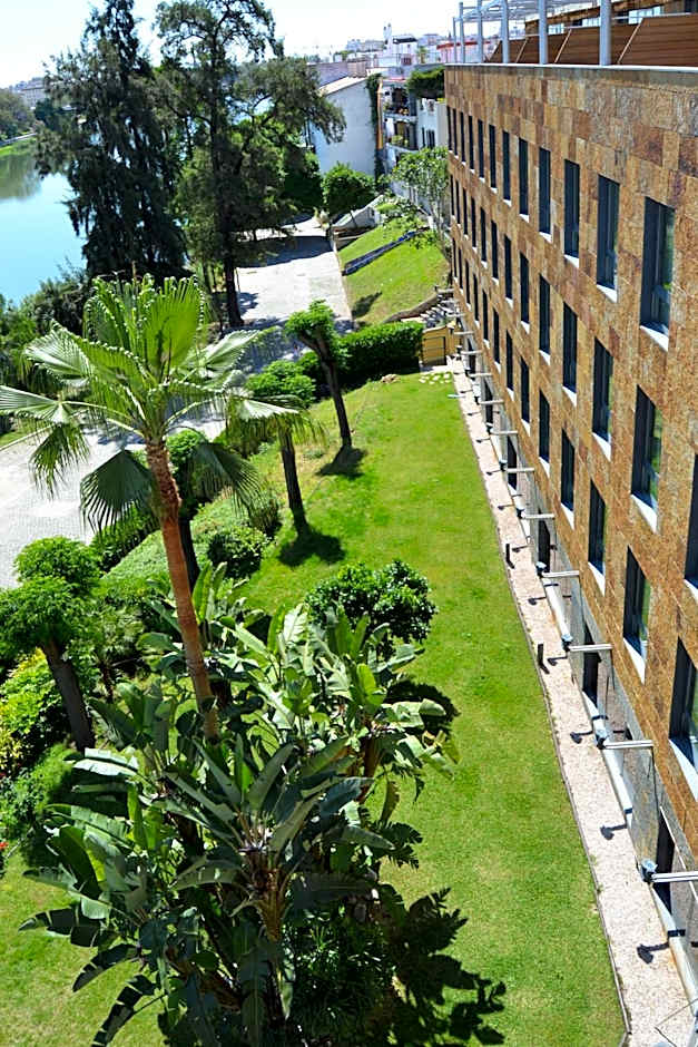 Ribera De Triana Hotel