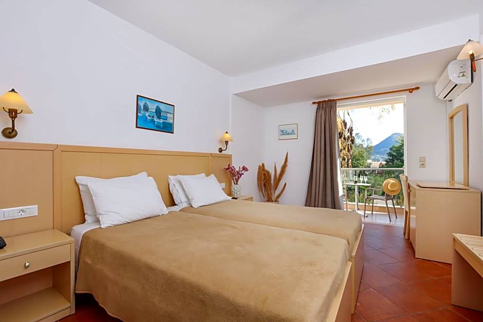 Three Stars Beach Hotel