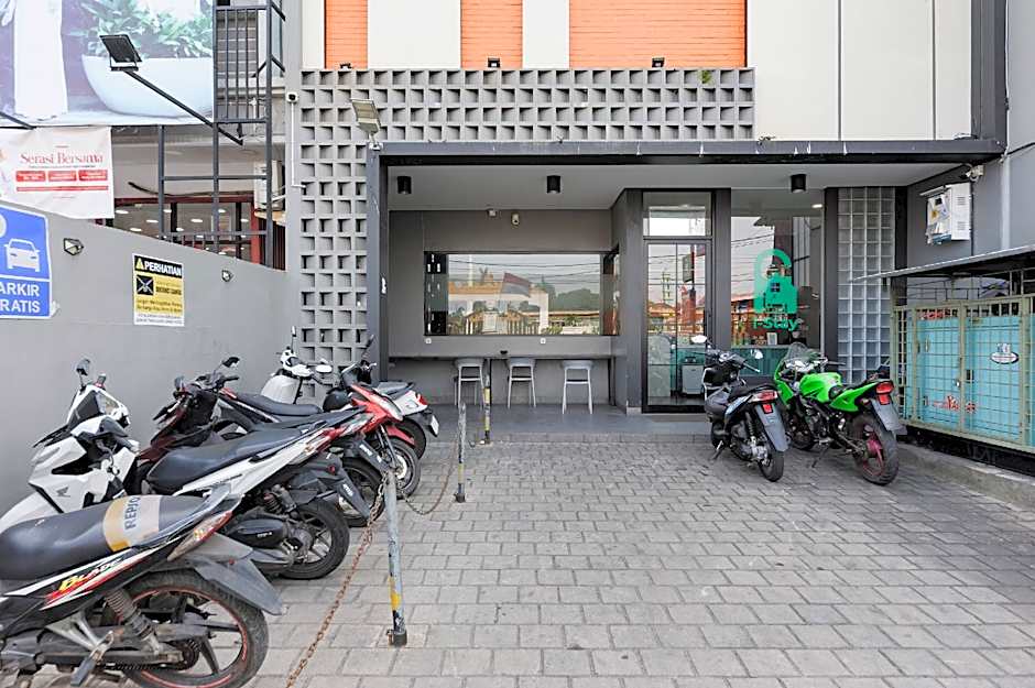 RedDoorz Plus @ Kedaton Lampung