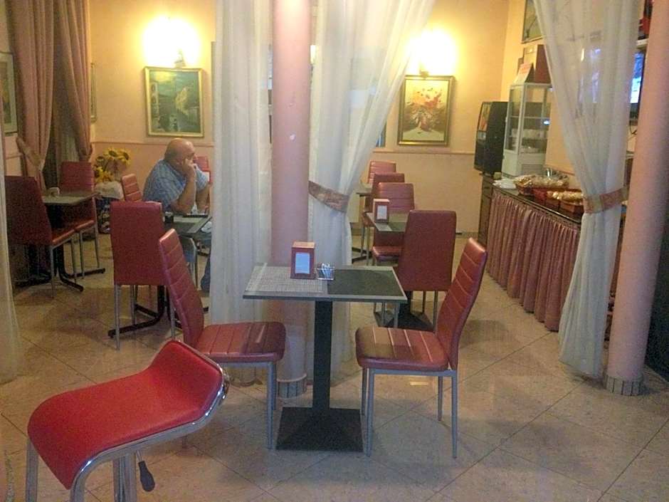 Hotel Piola