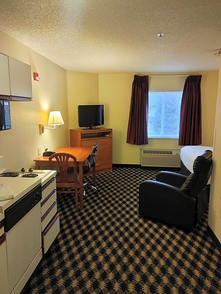 MCM Elegante Suites