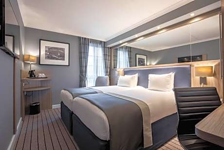 Standard Room with Two Single Beds