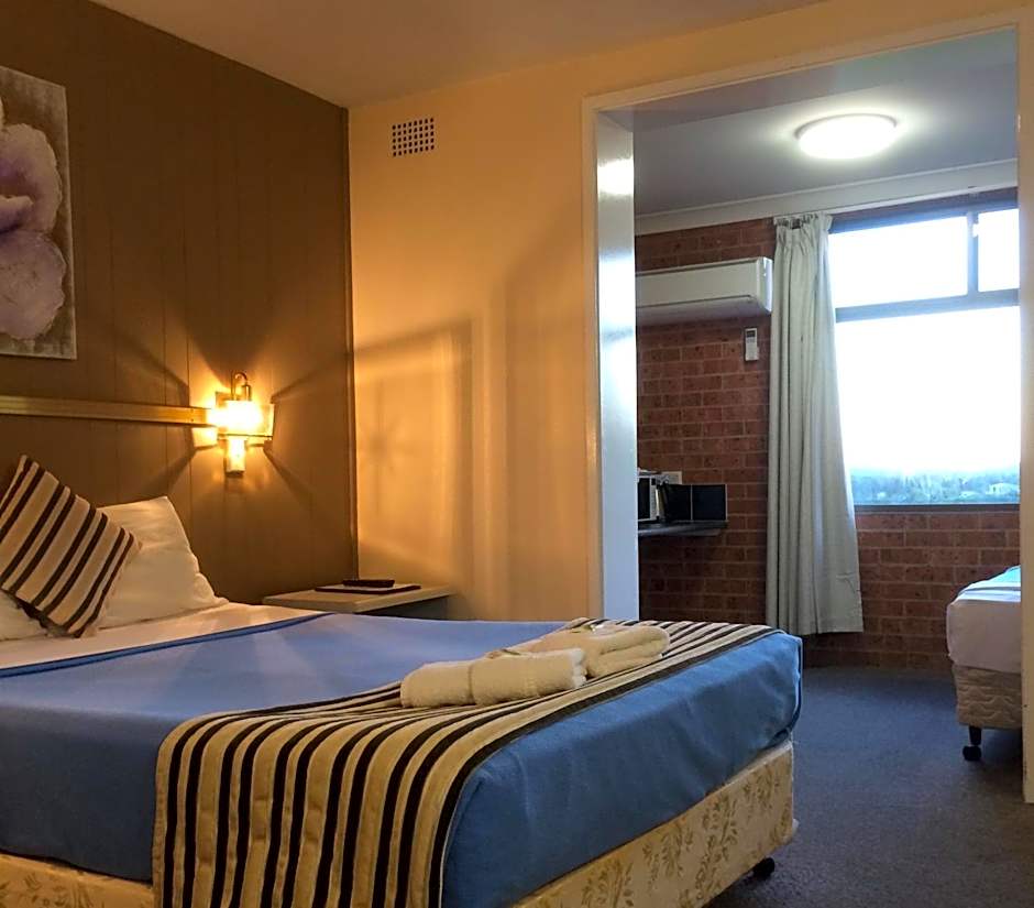 Riverview Motor Inn