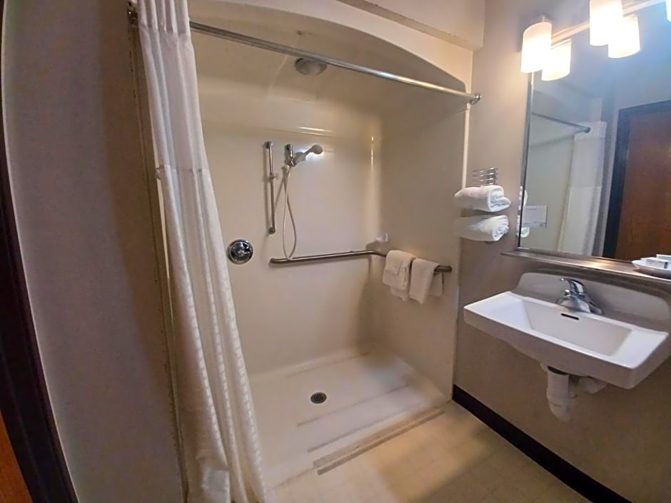 Baymont by Wyndham Freeport