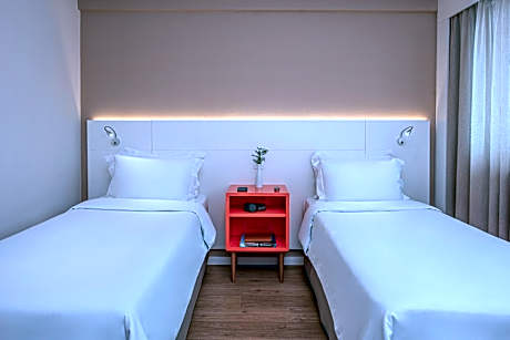 Standard Twin - 2 Single Beds
