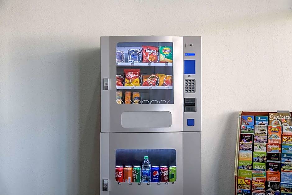 Motel 6 Forsyth, GA Tift College