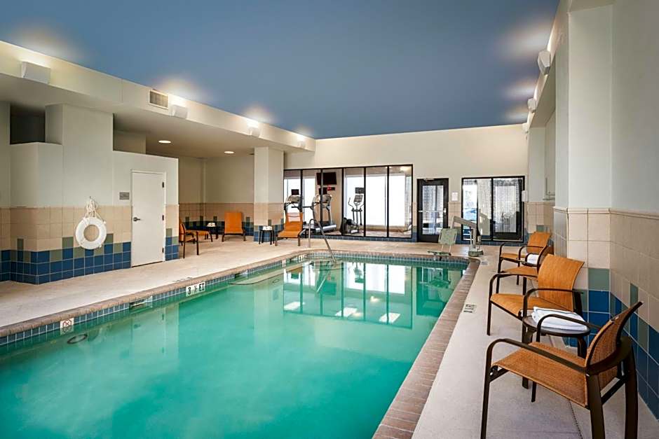 Courtyard by Marriott St. Petersburg Downtown