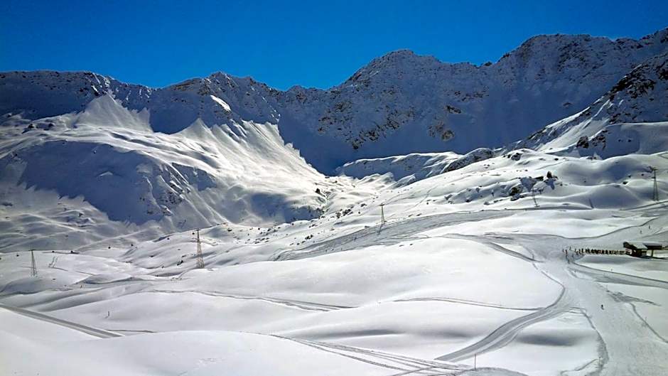 AROSA ALPINE CLUB - Adults only