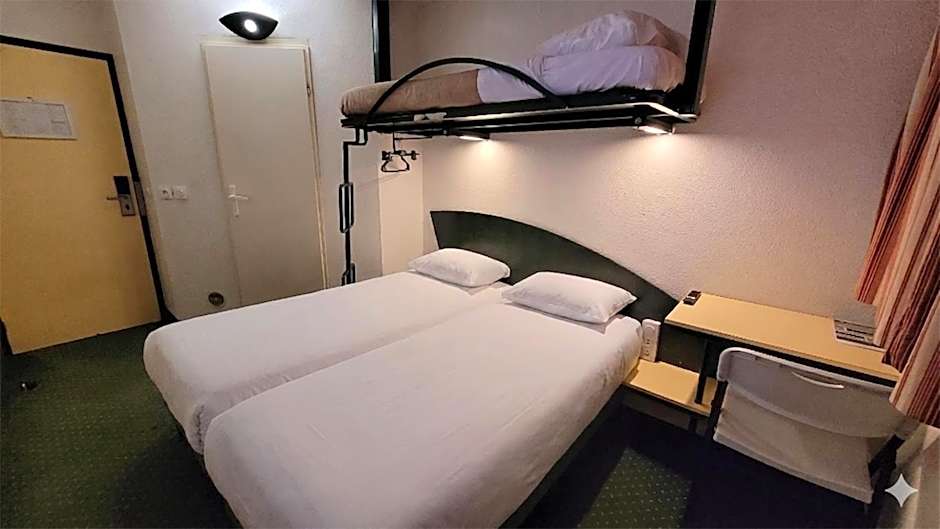 Good Night Hotel