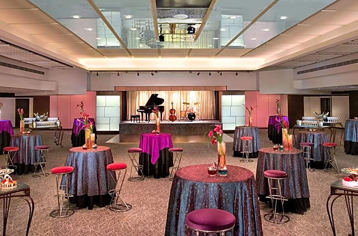 Regal Riverside Hotel