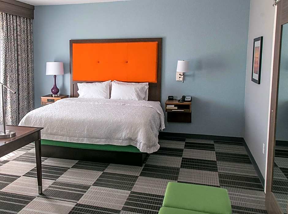 Photo 1 of 2 of Studio 1 King Bed, Mobility Accessible, Roll in Shower