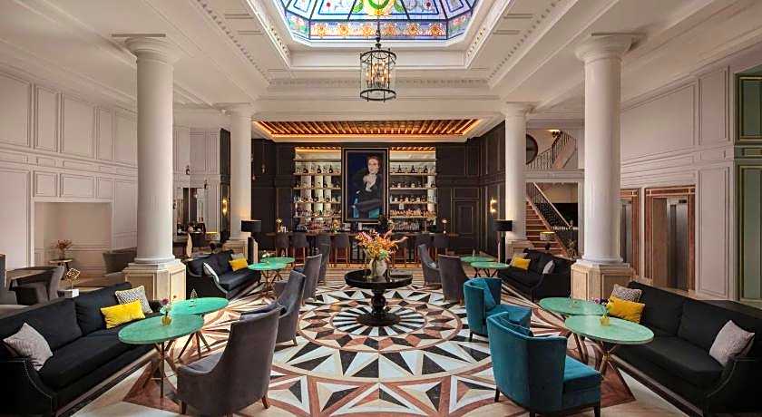 Eugenia de Montijo, Autograph Collection by Marriott