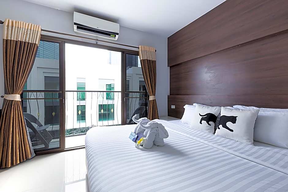 Bed by City Surawong Patpong