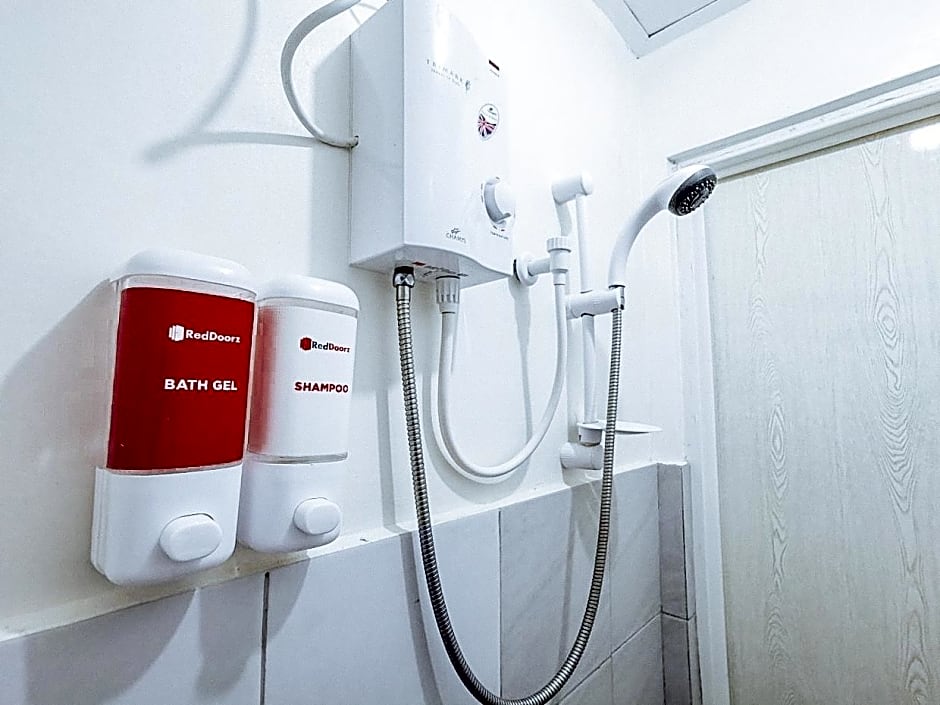 RedDoorz near KCC Mall Gensan