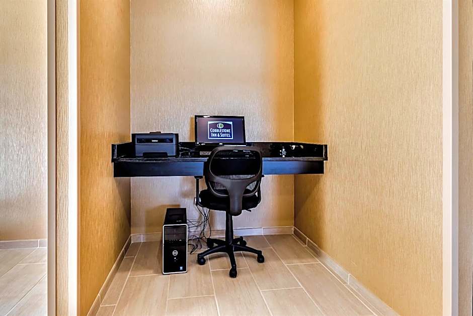 Cobblestone Inn & Suites - Waverly