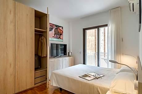 Two-Bedroom Apartment (4 Adults) - Top Floor without Elevator