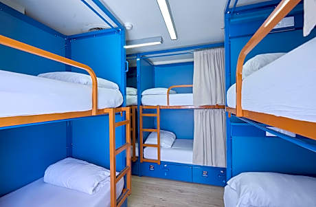 Bed in 8-Bed Mixed Dormitory Ensuite Room