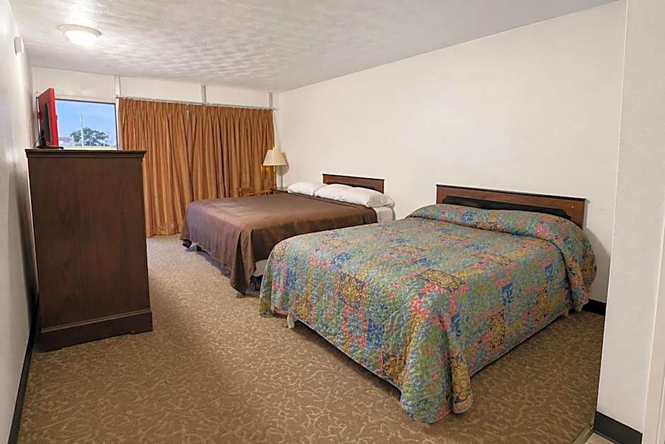 Gray Plaza Motel Benton Rend Lake I-57