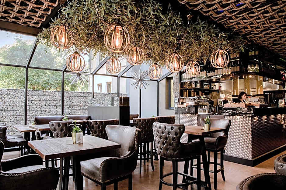 Art Suites Luxury Hotel