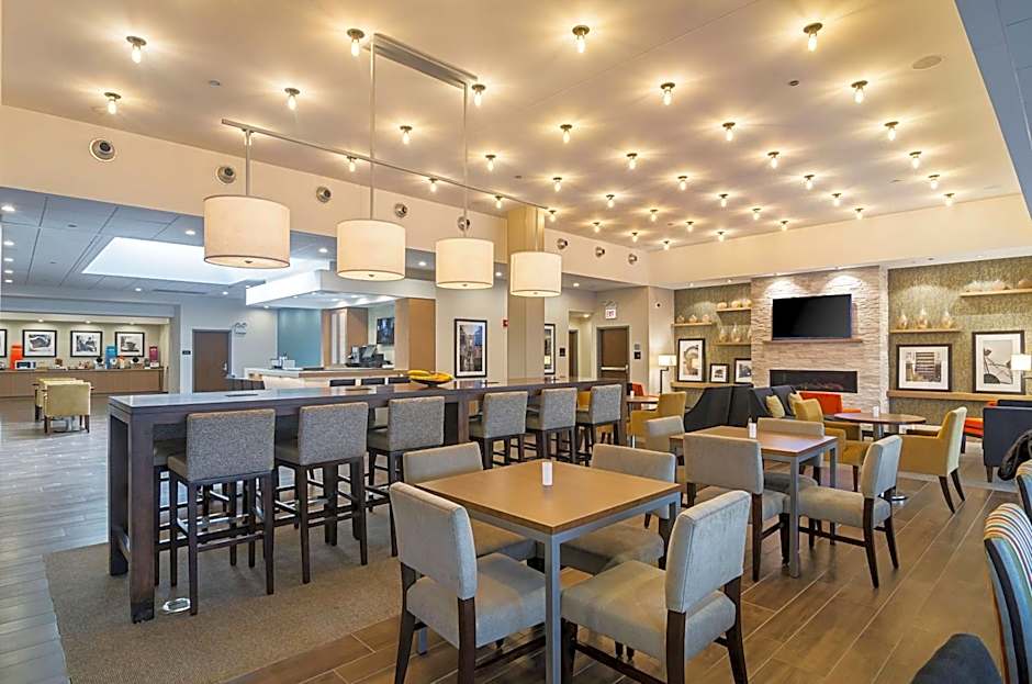 Hampton Inn By Hilton Chicago North-Loyola Station, Il