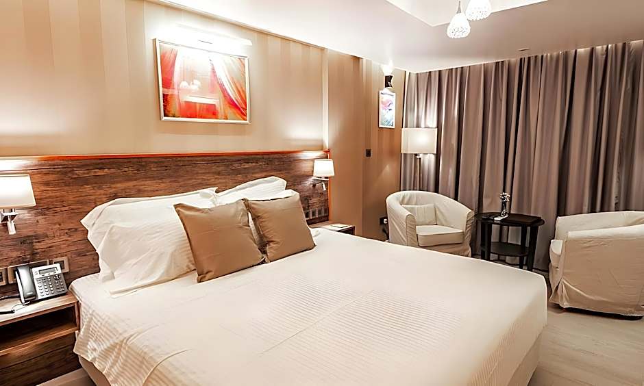 Amina Residency - Luxury Stay