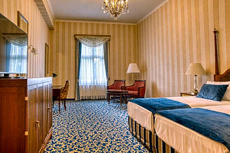 Deluxe Plus Twin Room with Wellness and Fitness Access