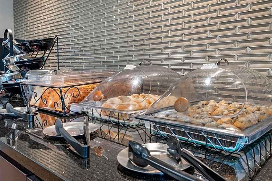 Drury Inn & Suites Champaign