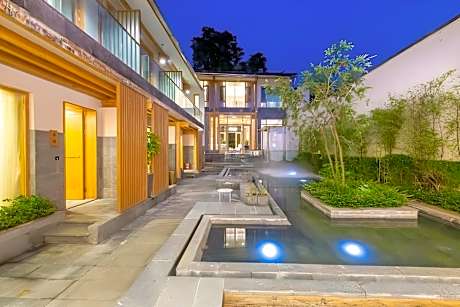 Floral Lux Hotel· Yunbian Hot Spring Hotel