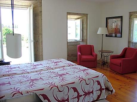 Family Suite (4 Adults + 2 Children)