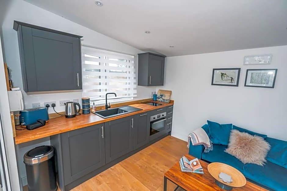 Lakeside Lodge- 'Swallow'