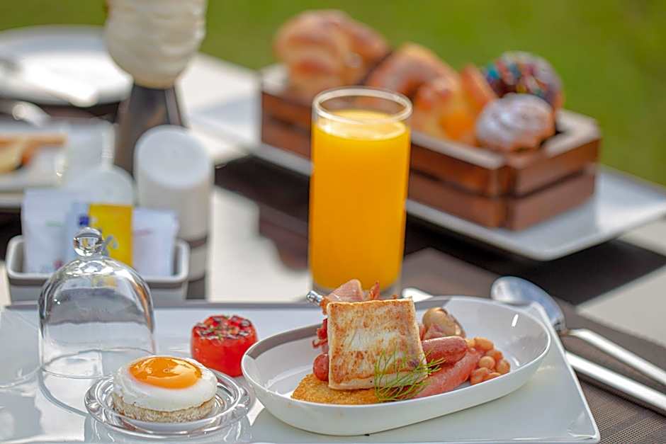 Earl's Regency Hotel