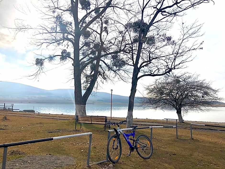 Laguna Beach Club Bazaleti Lake