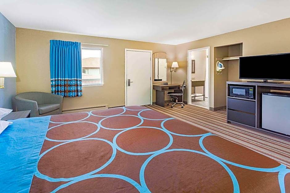 Super 8 by Wyndham Marysville/Port Huron Area