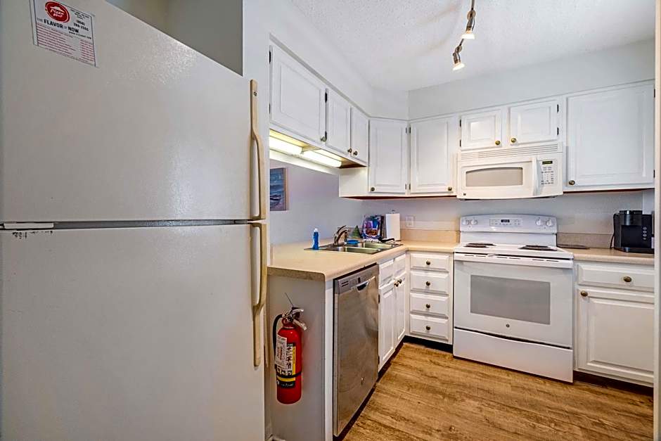 Emerald Oasis, Emerald Oasis- Gulf Front, Great for Families and Close to Destin Harbor!