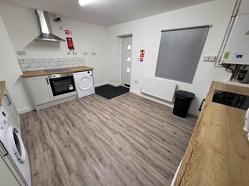 Premier Studios Nottingham - Tring Vale